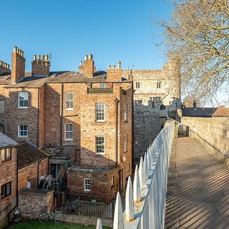 Roman Walls View York Exterior photo